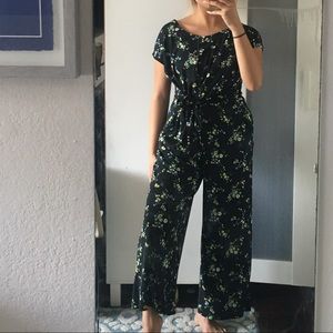 🍁2/$10 Banana Republic black floral jumpsuit
